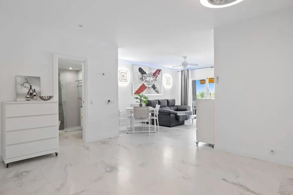 Fabulous 1 Bedroom Flat With Pool At The Golden Mile Marbella Apartment