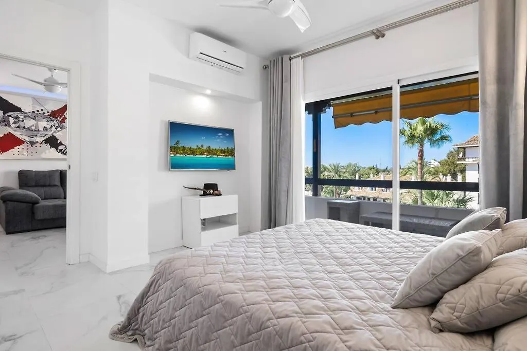 Fabulous 1 Bedroom Flat With Pool At The Golden Mile Marbella Spain