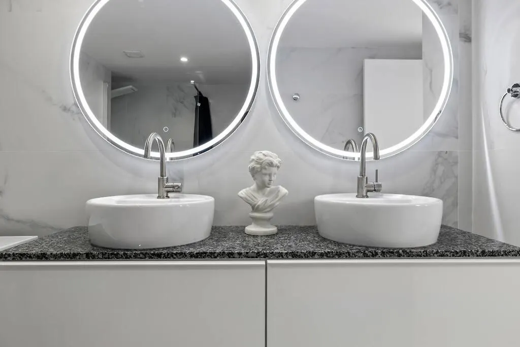 Fabulous 1 Bedroom Flat With Pool At The Golden Mile Marbella Apartment