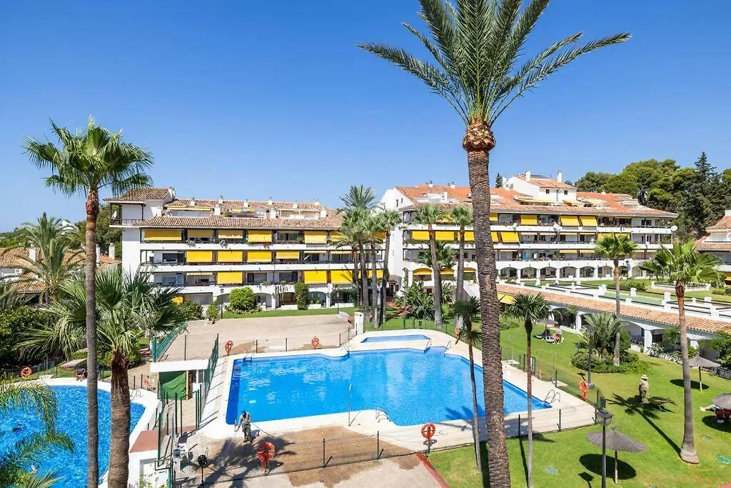 Fabulous 1 Bedroom Flat With Pool At The Golden Mile Marbella