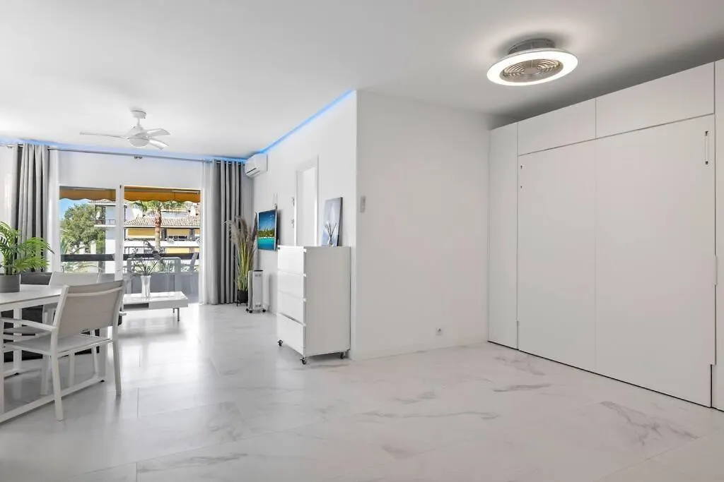 Fabulous 1 Bedroom Flat With Pool At The Golden Mile Marbella Apartment