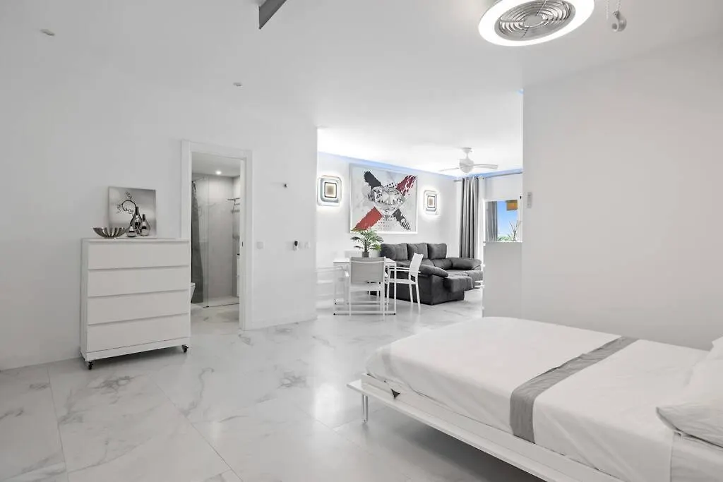 Apartment Fabulous 1 Bedroom Flat With Pool At The Golden Mile Marbella