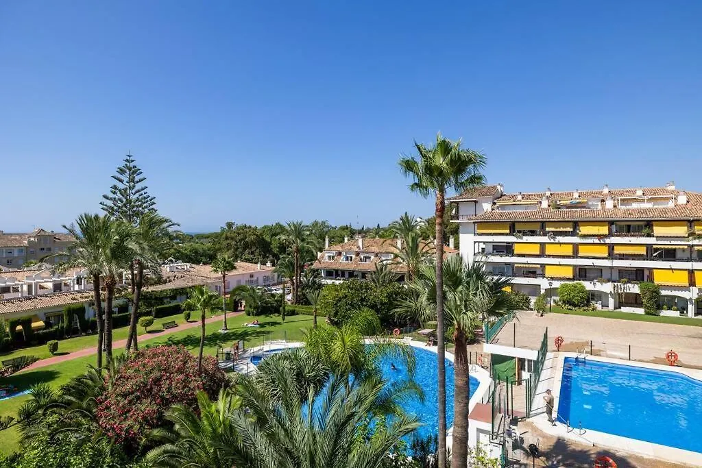 Fabulous 1 Bedroom Flat With Pool At The Golden Mile Marbella
