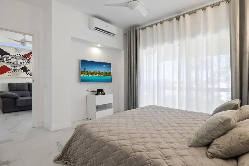 Apartment Fabulous 1 Bedroom Flat With Pool At The Golden Mile Marbella