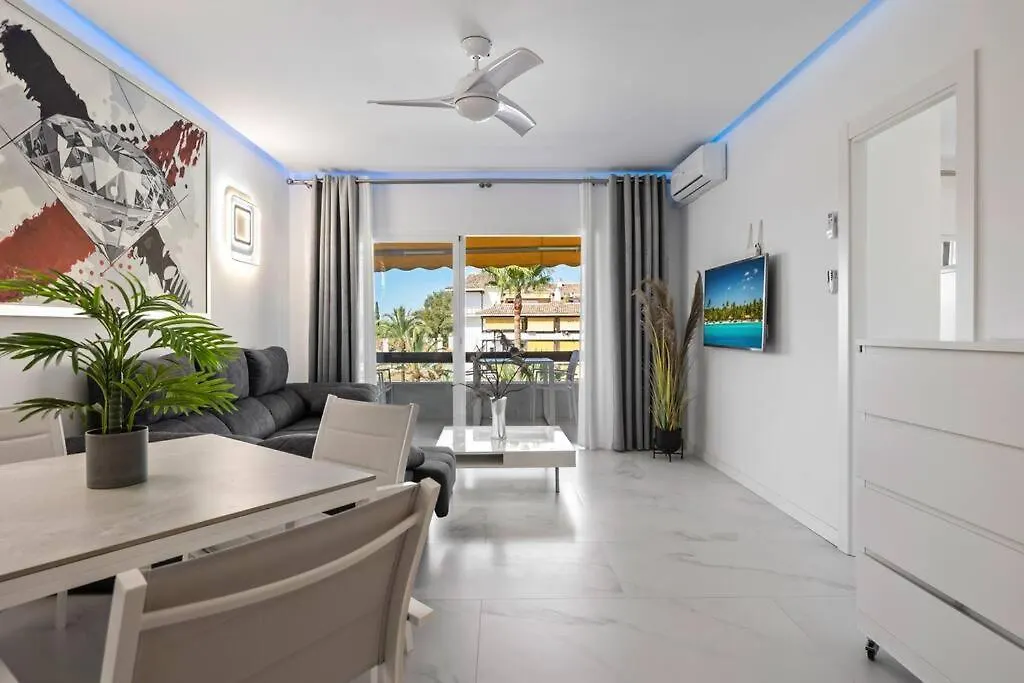 Fabulous 1 Bedroom Flat With Pool At The Golden Mile Marbella
